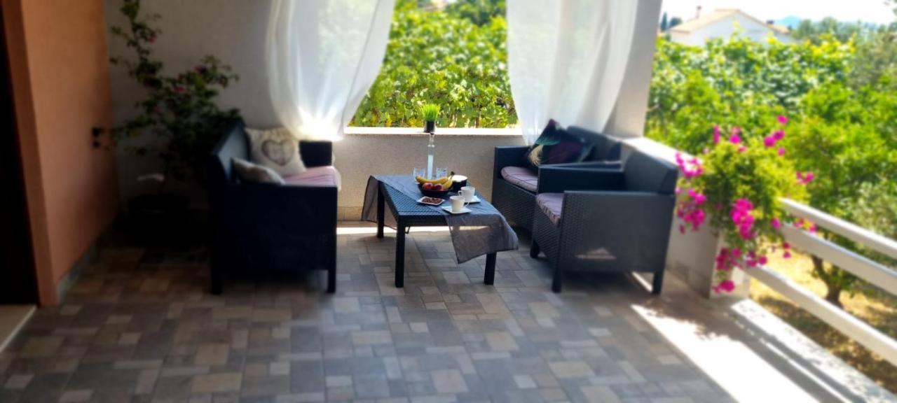 Apartman Rabatin Sveti Filip i Jakov Kültér fotó