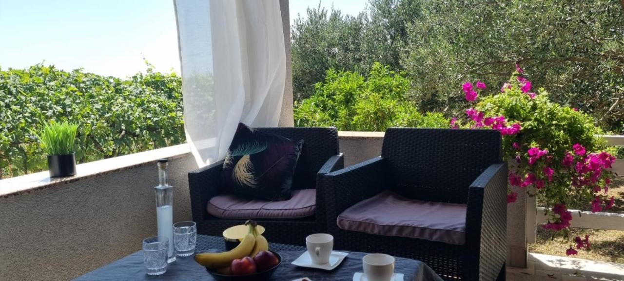 Apartman Rabatin Sveti Filip i Jakov Kültér fotó