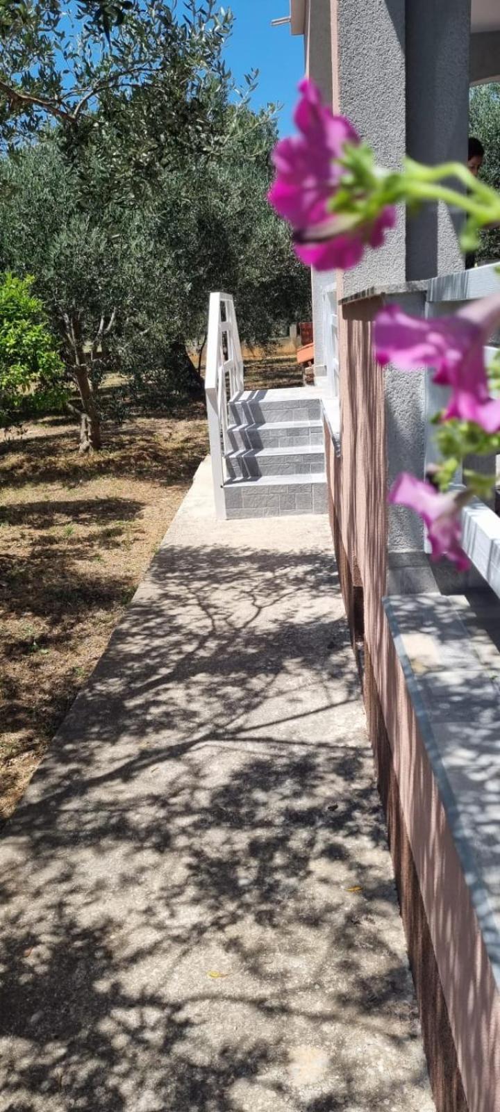 Apartman Rabatin Sveti Filip i Jakov Kültér fotó